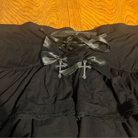 Cosmic Aura Lace-Up Ruffle Tiered Mini Skirt in Black Sz 3 Gothic Cross Charms - Picture 6 of 16